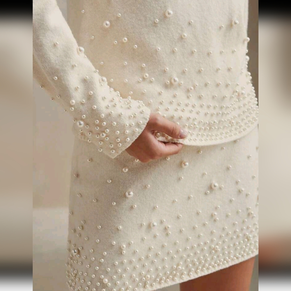 White Textured Pearl Knit Mini Skirt